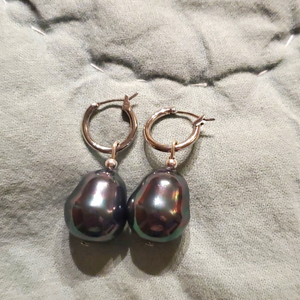 Pearl drop earrings